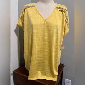 🎉HP🎉 NWT Retrology embellished top - 2X